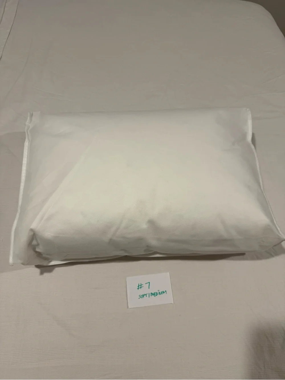 New Quince LUXE White Goose Down Pillow #7 Standard Soft/Medium MSRP $124